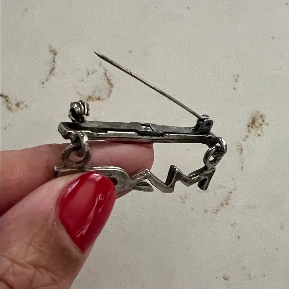 MAC Cosmetics Pin - Picture 3 of 4